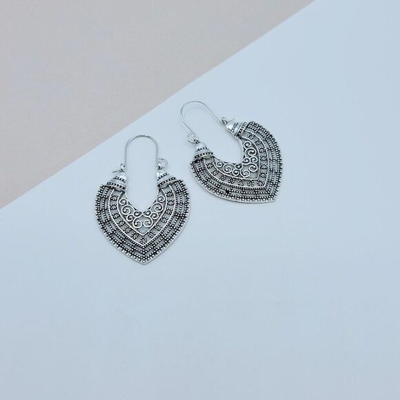 5/$25 Antique Silver Color Heart Earrings - Picture 5 of 7